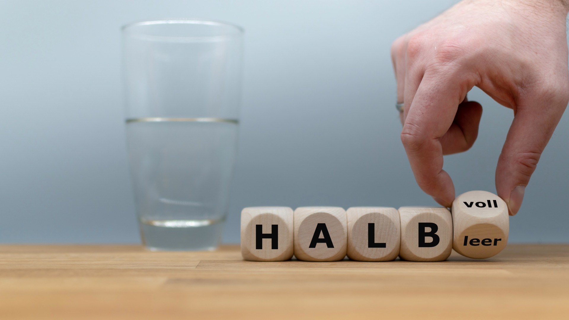 You are currently viewing Dein Glas halb voll – Gesundheit neu denken